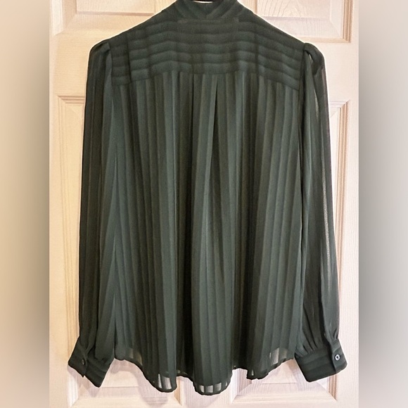 Ann Taylor Women’s Forest Green Button-down Collared Blouse w/ Neck Belt Sz. XS - Picture 6 of 10